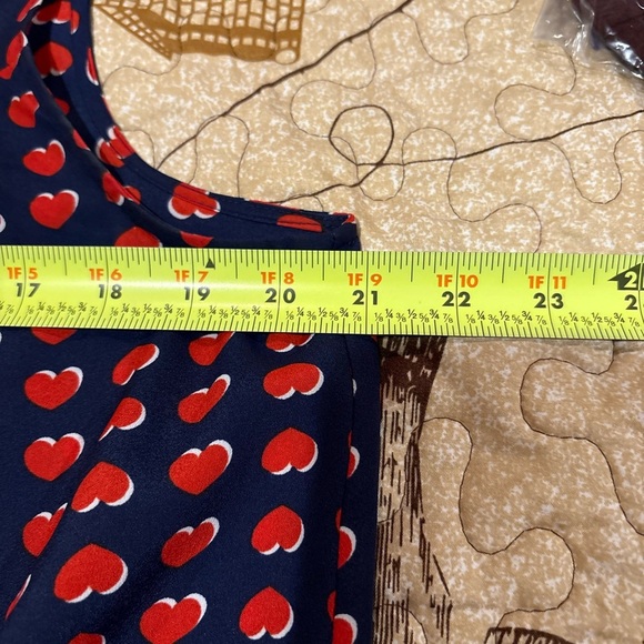 Cynthia Rowley Navy Blue Red Hearts with white shadowed hearts Tank Top Blouse. - Picture 9 of 10